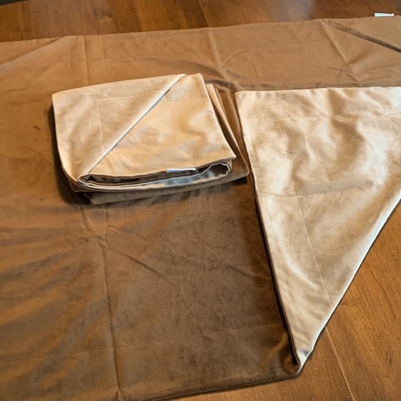 3 Velvet Waterproof Pet Blankets - Picture 4 of 13